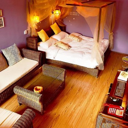 Отель Lijiang Overseas Club Экстерьер фото