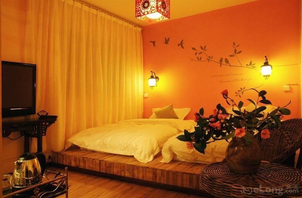 Отель Lijiang Overseas Club Экстерьер фото